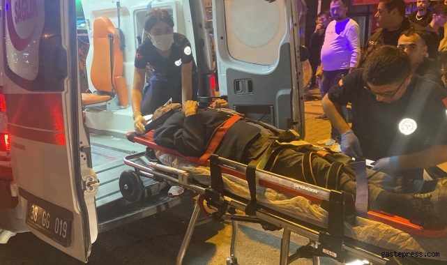 Motosiklet yayaya çarptı: 1 yaralı!