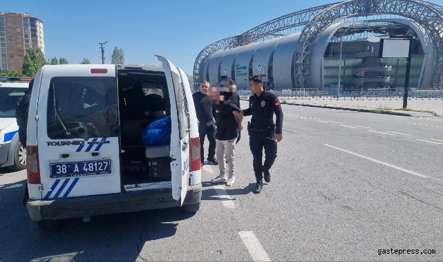 Aranan şahısların kaçışı kısa sürdü!