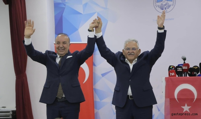 Bakan Özhaseki: "İki Memduh birlikte el ele verirler, sizlere hizmet ederler"