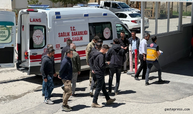 Başkale'de askeri araç kaza yaptı: 11 yaralı!