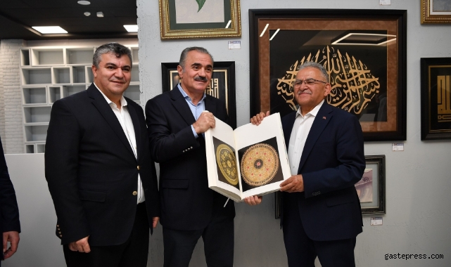 Başkan Büyükkılıç’a sanatseverlerden ‘Büyük Şehir Sanat Galerisi’ teşekkürü!