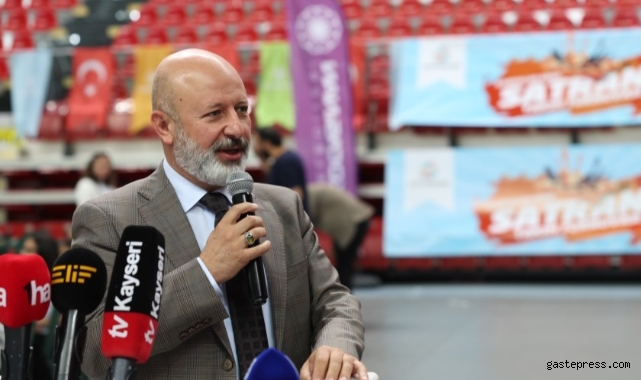 Başkan Çolakbayrakdar, "Çocuklarımızın fiziksel ve zihinsel gelişimine büyük katkı sağlıyoruz"