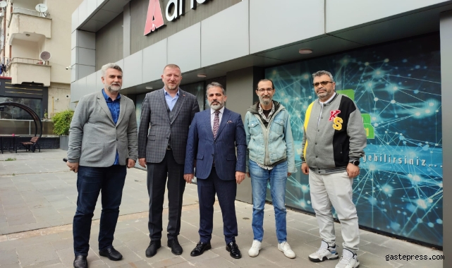 Kanal 38 TV Yapımcıları, Kayseri Gazeteciler Cemiyeti Başkanı Metin Kösedağ'ı Ziyaret Etti!