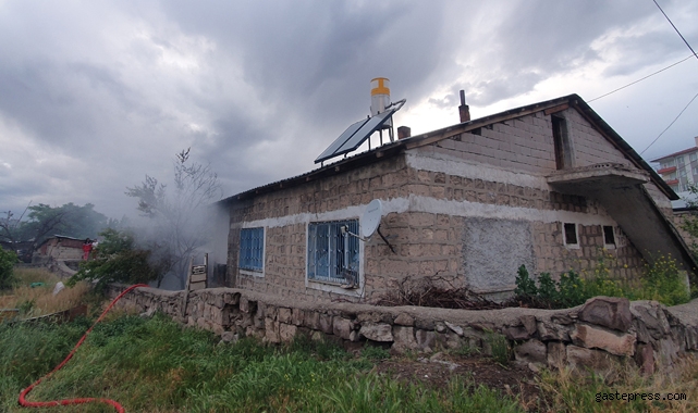 Kayseri'deki müstakil bir evde çıkan yangında 1 kişi yaralandı!