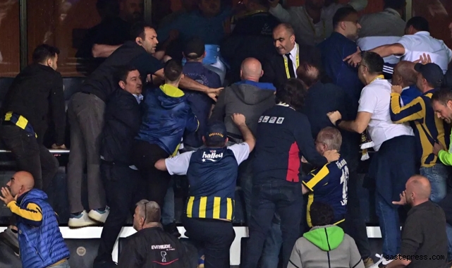 Maç sonu Kadıköy karıştı! Taraftar ve yönetim arasında kavga...