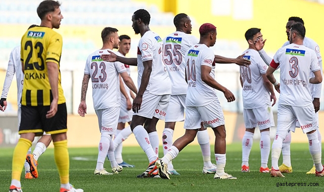 Sivasspor, İstanbulspor deplasmanda 3 puanı 3 golle aldı!