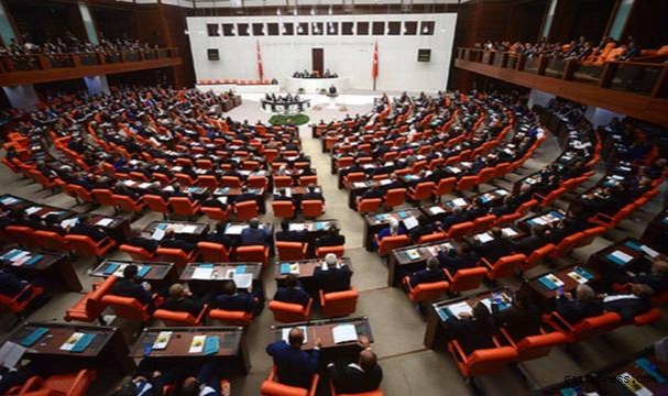 TBMM'de Tasarruf Tedbirleri Genişliyor: Vekiller de Kemer Sıkacak!