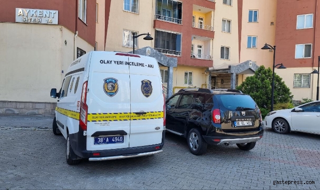 Anneannesine bayramlaşmaya giden çocuk 9. kattan düştü!