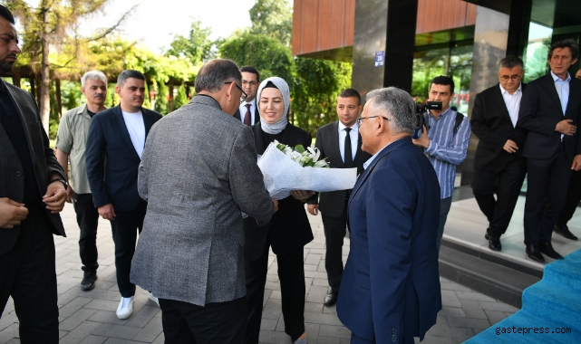Bakan Özhaseki ve Başkan Büyükkılıç’tan büyükşehirde ‘kentsel dönüşüm’ zirvesi!