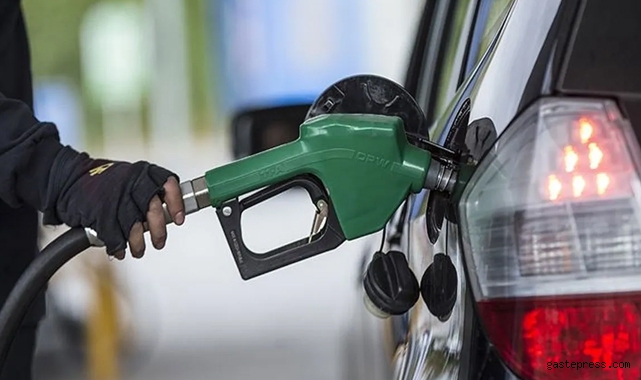 Depoları doldurmak için bekleyin! Benzine ve motorine indirim geliyor!