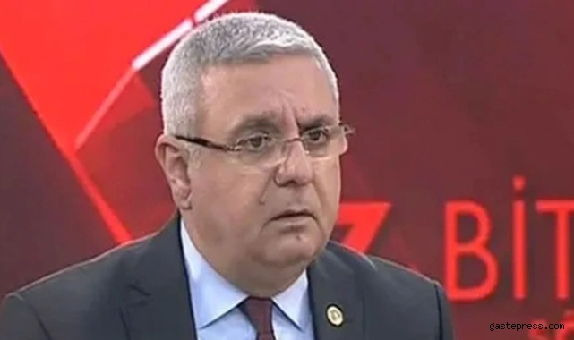Kabinede revizyon iddiası sonrası Mehmet Metiner'den iktidar yanlısı gazetecilere tepki: Fos çıktı!