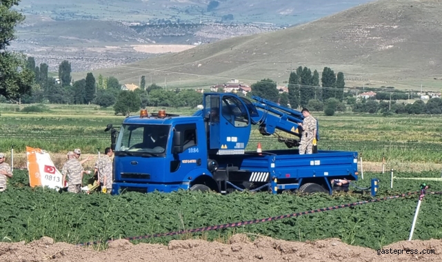 Kayseri'de düşen uçağın enkazı kaldırıldı!