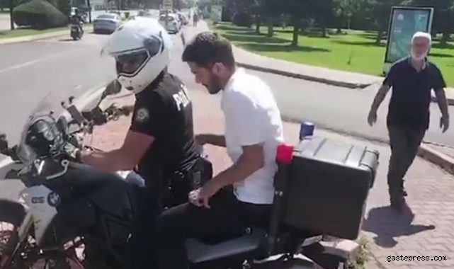 Sınava yetişemeyen öğrencilerin imdadına polis ekipleri yetişti!