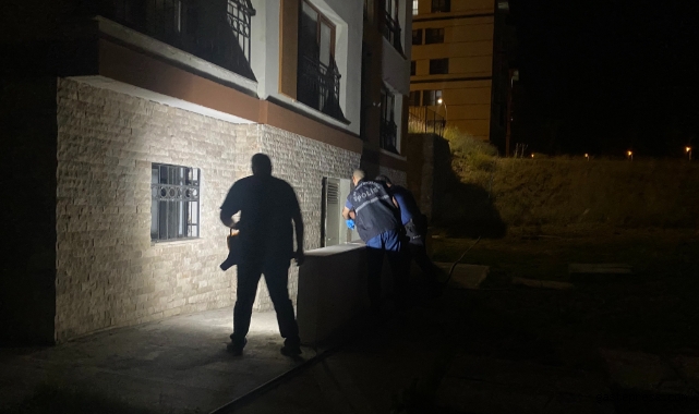 3. kattan düşen kadın ağır yaralandı!