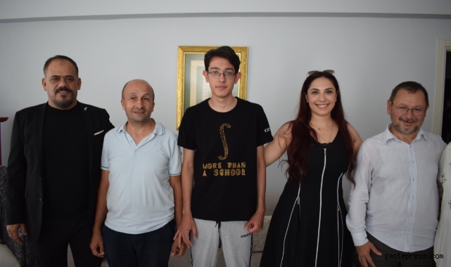 Depremzede öğrenci YKS’de Türkiye birincisi oldu!