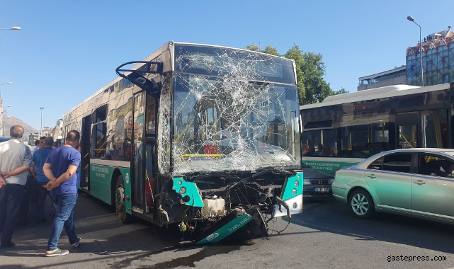 Freni patlayan halk otobüsü dehşet saçtı: 4 yaralı!