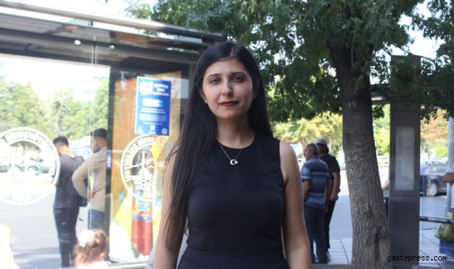 İYİ Partili Şahin: “Otobüs duraklarındaki dijital saat uygulaması aktif ve güncel olmalı”