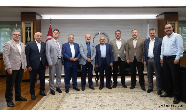 Başkan Büyükkılıç'tan belediye başkanlarıyla istişare toplantısı