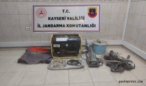 Kaçak kazıya jandarmadan suçüstü!