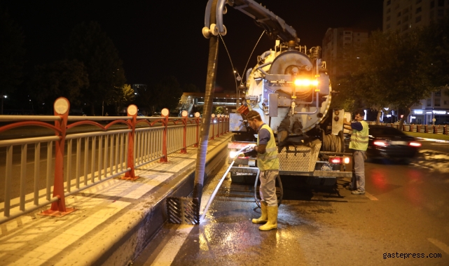 KASKİ’den Gece Çalışması: Su Taşkınlarına Karşı 7/24 Temizlik!