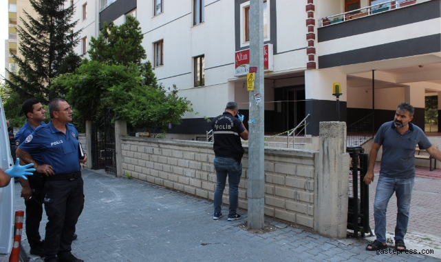 Kayseri'de 1 saat arayla apartmandan düşen 1'i kadın 2 kişi ağır yaralandı!