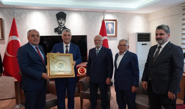 Ticaret Bakanı Ömer Bolat’tan MHP Kayseri İl Başkanı Seyit Demirezen’e Ziyaret!