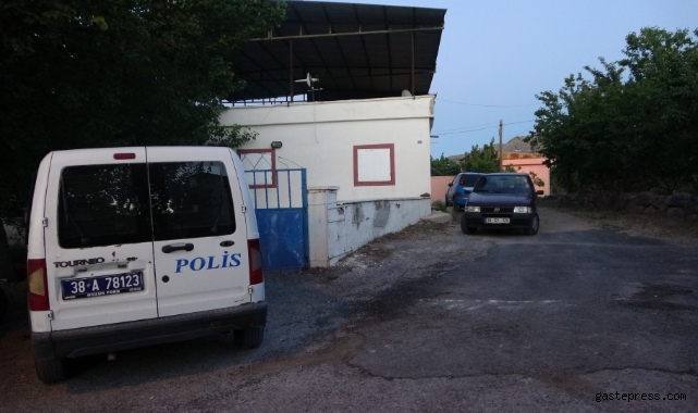 92 yaşındaki şahıs budamak için çıktığı ağaçtan düşerek öldü!