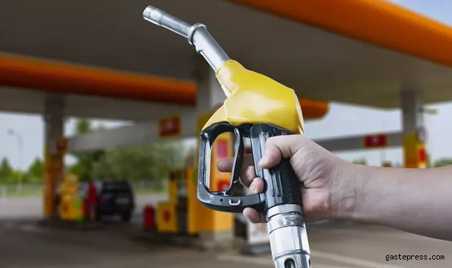 Araç sahipleri dikkat! Benzine zam geldi, tabela değişti!