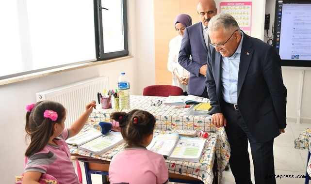 Başkan Büyükkılıç; Büyükşehir'in İncesu Saraycık'a kazandırdığı yeni okulu ziyaret etti!