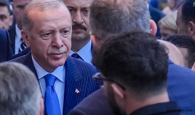 Cumhurbaşkanı Erdoğan, ABD'deki Türkevi girişinde sevgi gösterileriyle karşılandı!