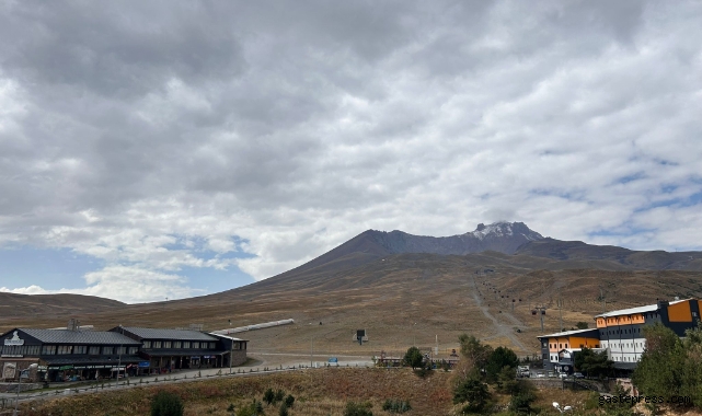 Erciyes' mevsimin ilk karı yağdı!