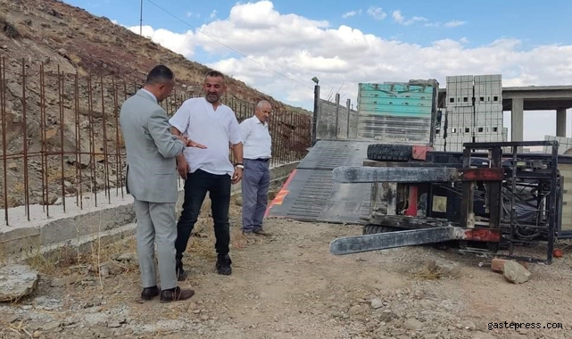 Forklift devrildi: 1 ölü