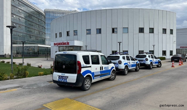 İlaç yazdırmak isteyen hasta bıçakla başhekimlikte korku saçtı!