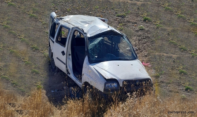 Kayseri’de hafif ticari araç şarampole devrildi: 1 ölü, 1’i ağır 2 yaralı