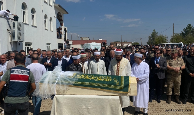 Narin’in tabutuna bırakılan duvak yürekleri dağladı!