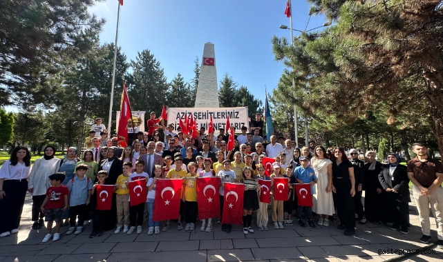 Sultan Koleji'nin Şehitlik Programı Öğrencilere Milli ve Manevi Duygular Aşılıyor!