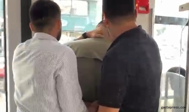 Tramvayda şüphe çeken şahıstan uyuşturucu çıktı!