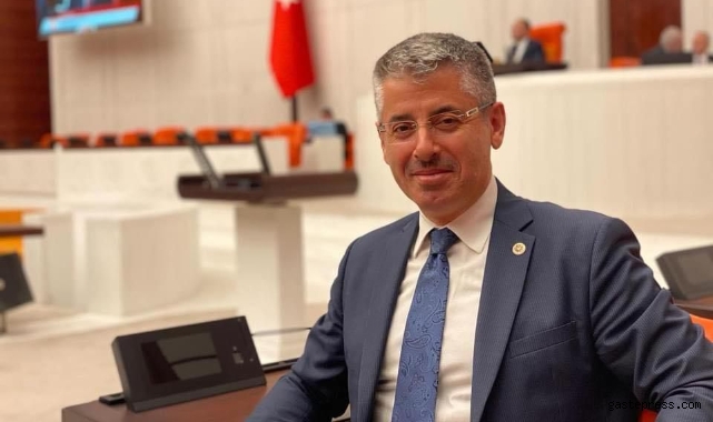 AK Parti'li Çopuroğlu'ndan CHP'li Genç'e Uyarı: "Komik Duruma Düşmeyin"
