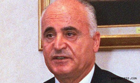 Eski Bakan Sabahattin Çakmakoğlu hayatını kaybetti!
