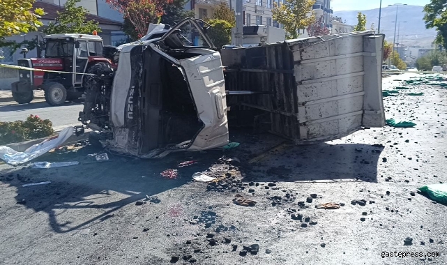 Freni patlayan kamyonet dehşet saçtı: 1 ölü, 1'i ağır 6 yaralı!