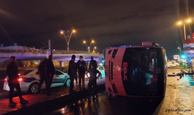 Kayseri’de işçi servisi devrildi: 9 yaralı!