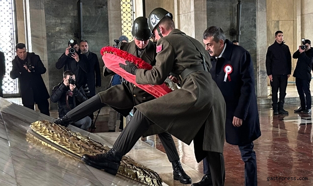 Bakan Tekin, 81 ilden gelen öğretmenlerle Anıtkabir'i ziyaret etti!
