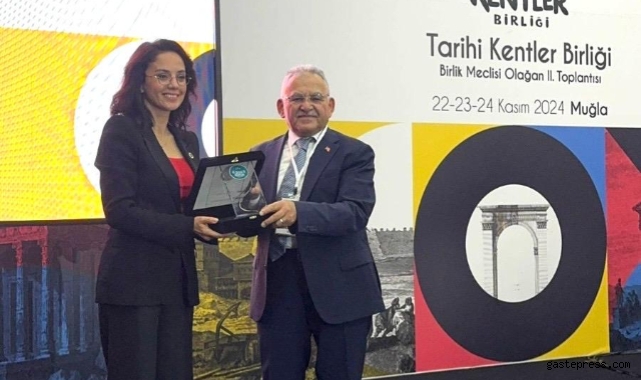Başkan Büyükkılıç'a Tarihi Kentler Birliği'nden Süreklilik Ödülü!