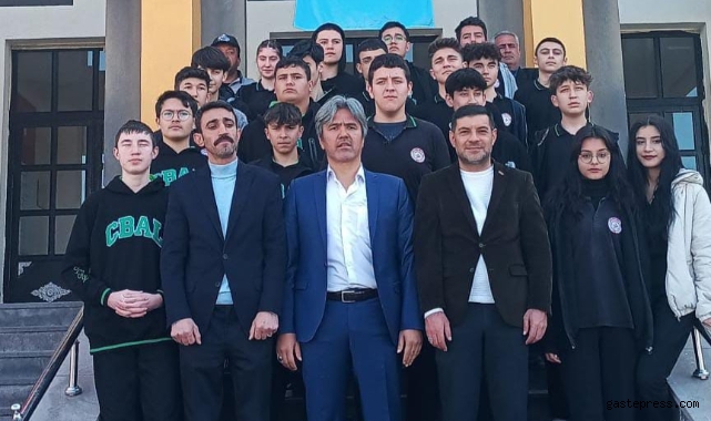 Hür Doğu Türkistanlılar Derneği Başkanı'ndan 12 Kasım Mesajı: "Doğu Türkistan'dan Defol Çin!"