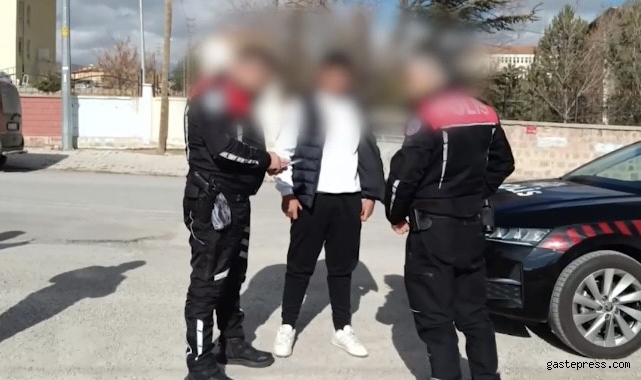 Kayseri’de kaçakçılara yönelik "huzur" operasyonu: 79 bin makaron ele geçirildi!