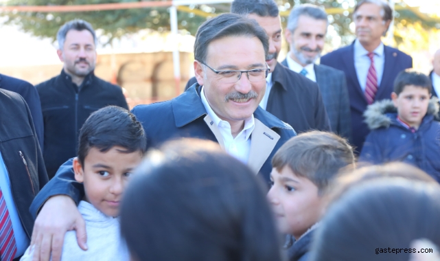 Kayseri Valisi Gökmen Çiçek, Tavlusun Mahallesi'ndeki Hasan Nuriye Ünlen İlkokulu'nu Ziyaret Etti!