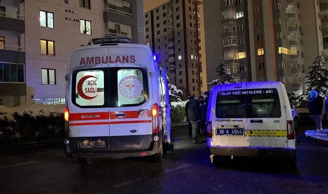 Komşuların kavgası kanlı bitti: 2 yaralı!
