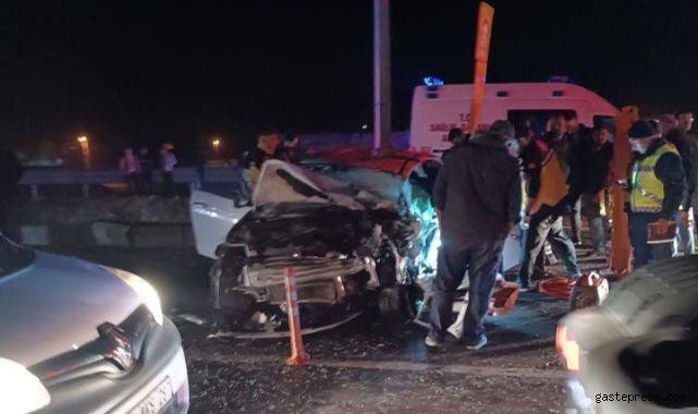 Yolcu otobüsü ile otomobil çarpıştı: 1 yaralı