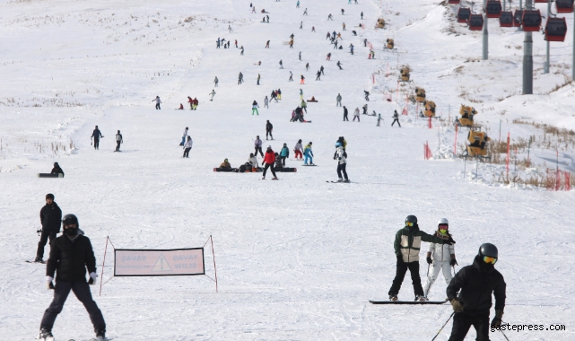 Erciyes'e hafta sonu ziyaretçi akını!