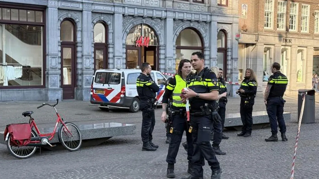Amsterdam'da bıçaklı saldırıda 4 kişi yaralandı!